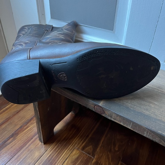 Ariat Women’s Heritage R Toe Western Boot - Picture 4 of 11